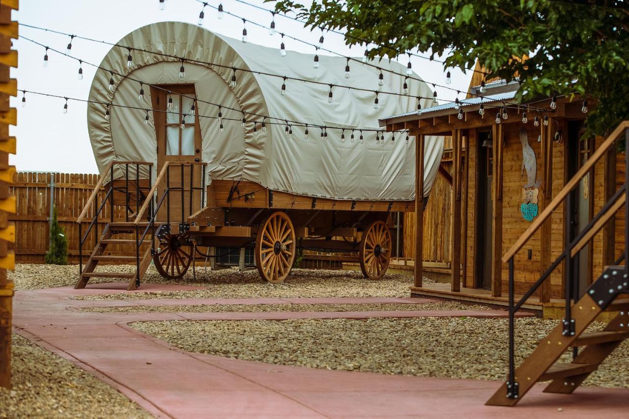 The Big Texan - Cabins And Wagons Amarillo Exterior photo
