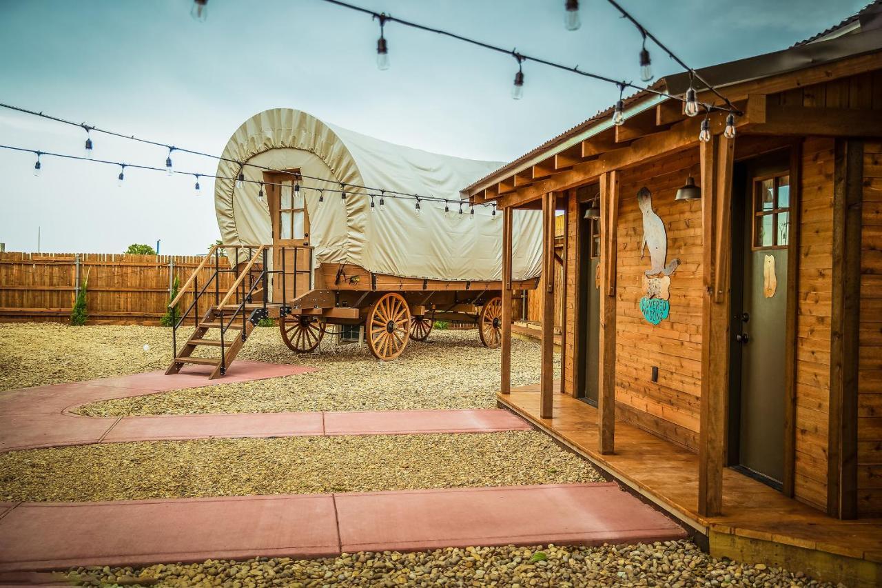 The Big Texan - Cabins And Wagons Amarillo Exterior photo